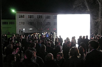 white_cube_aussen350.jpg